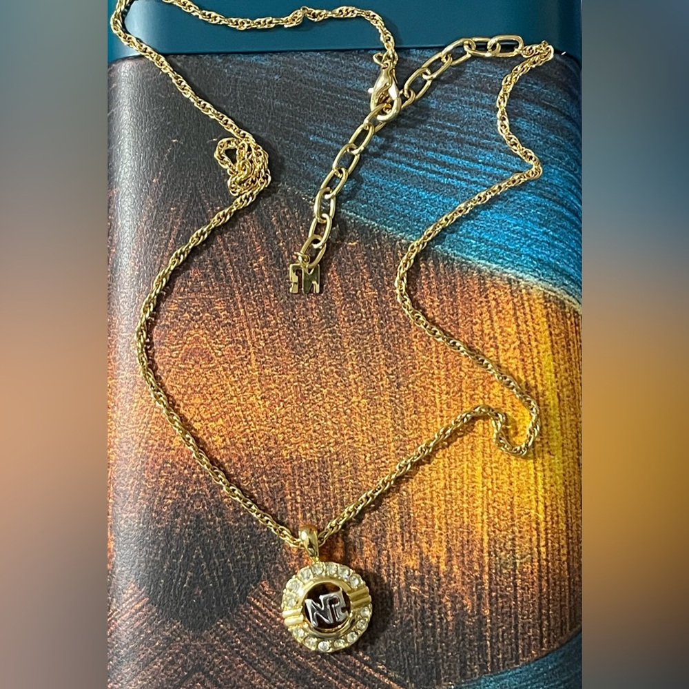 Nina Ricci Necklace - Picture 3 of 4